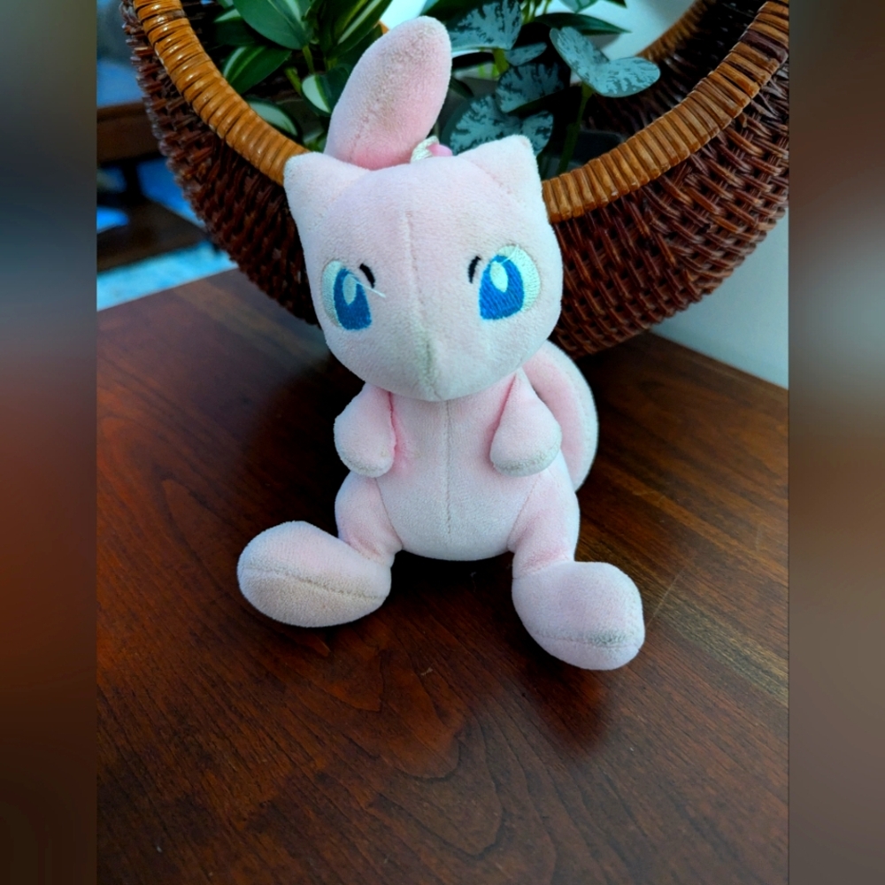 Pokemon, Mew, Plush Toy with Blue Eyes. Keychain. Backpack Decor. Cat. GUC.